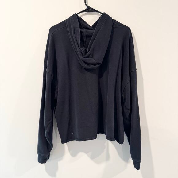 Under Armour Pullover Black Womens Large Boxy Fit Cropped Athleisure Comfy - Picture 2 of 7